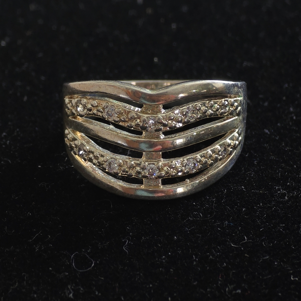 Sterling Silver 925 Ring with craved stones